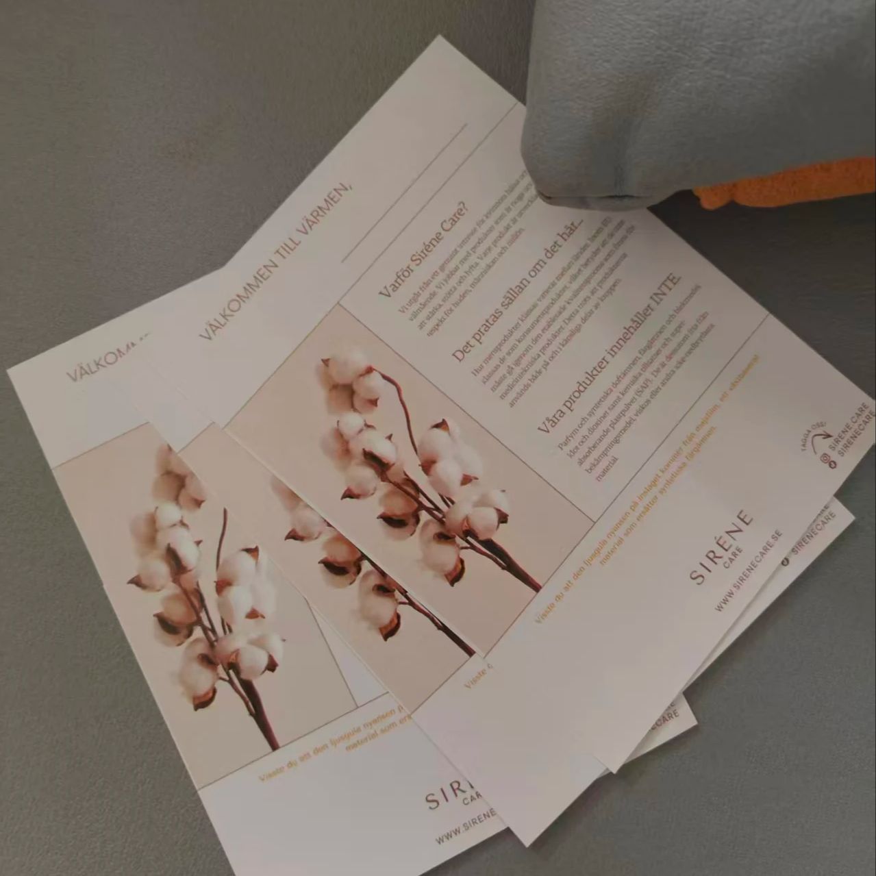 100 個カスタマイズされたパーソナライズされたカラー チラ - Commercial Flyer Printing のレビューと価格